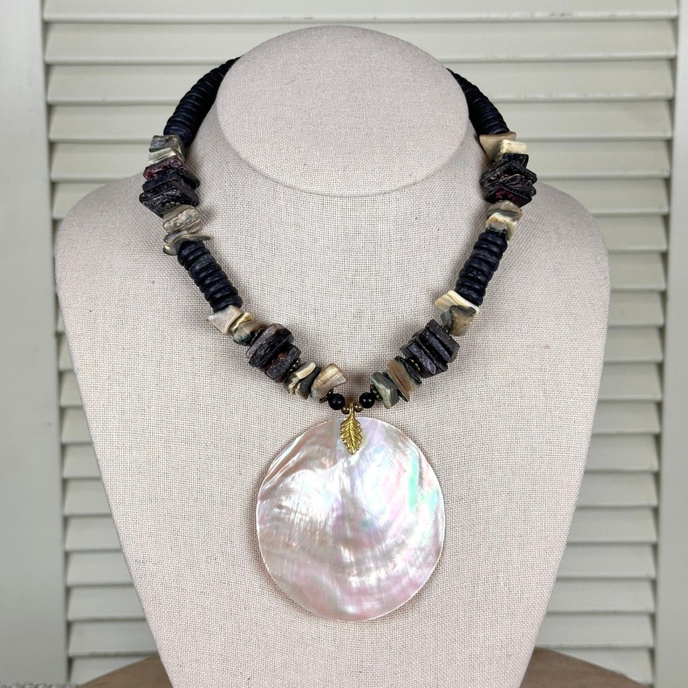 Rare 80s Brown Shell Mother of Pearl Abalone Pendant Necklace black wafer beads